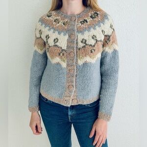 cutest ever vintage hand knit cardigan sweater size small excellent condition